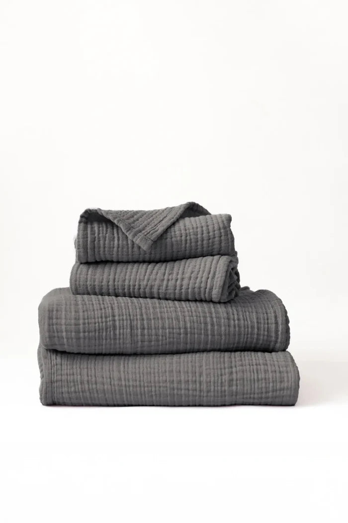 Handwoven 4-layer muslin Turkish towel set in anthracite grey — VivaMaison Denizli, OEKO-TEX certified